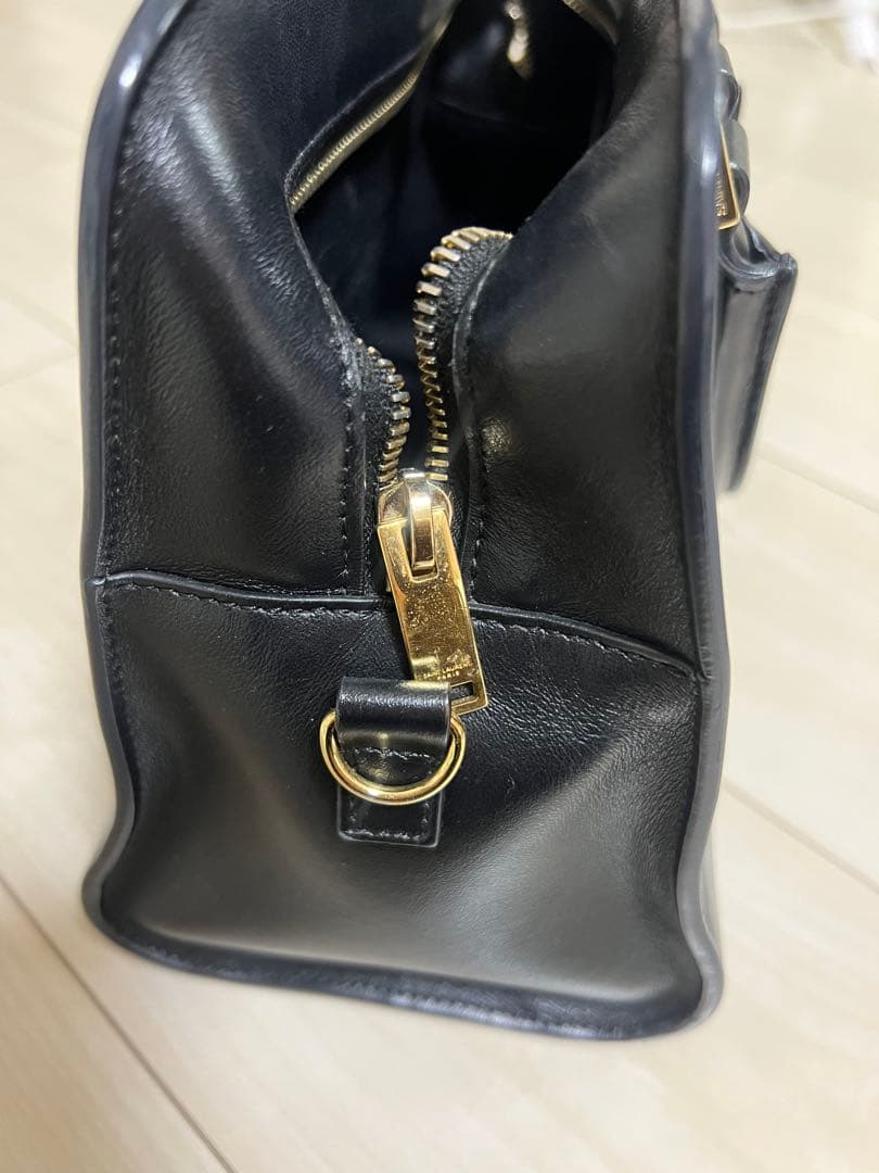 MomoCoco様SAINT LAURENT ブラックレザー ベイビーカバス