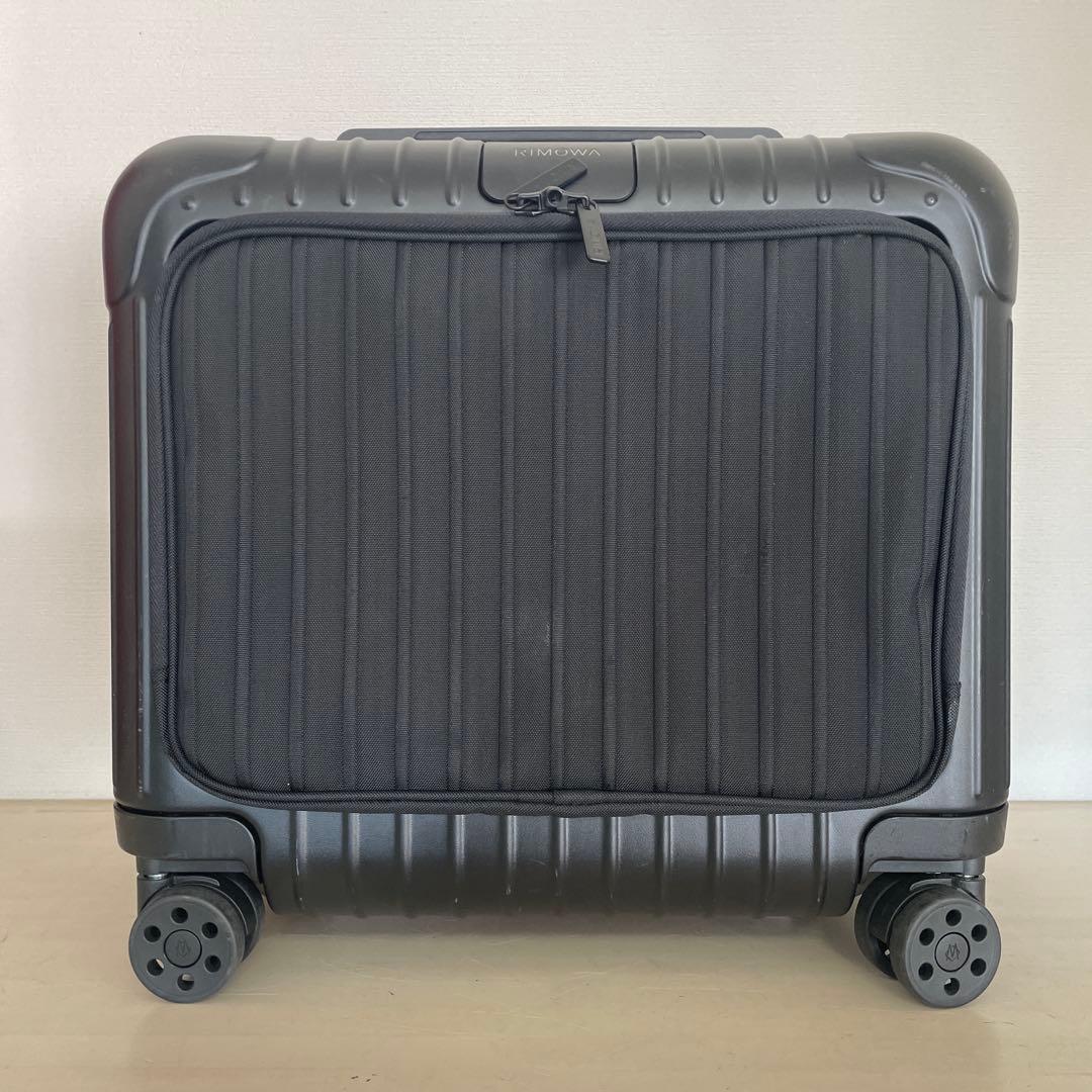 完売品 生涯保証RIMOWA ESSENTIAL SLEEVE コンパクト