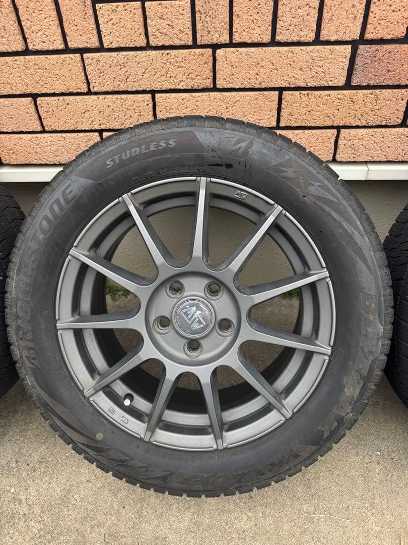 ボルボV40スタッドレスタイヤホイールセットMSW OZ 205/55R16