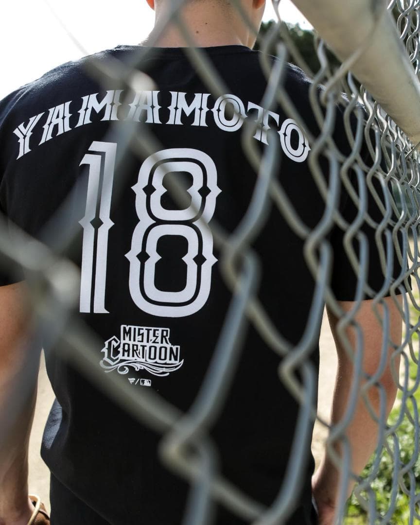 応援グッズ MISTER CARTOON DODGERS YAMAMOTO TEE BLK