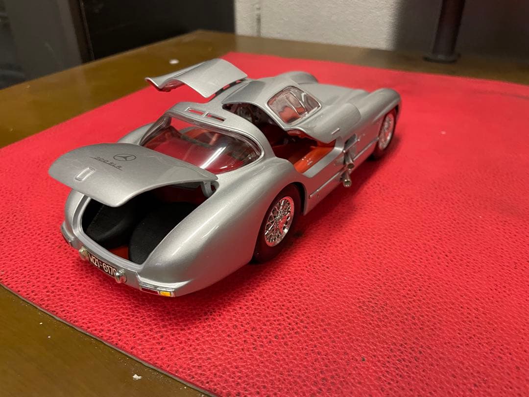 メルセデスベンツ　300SLR