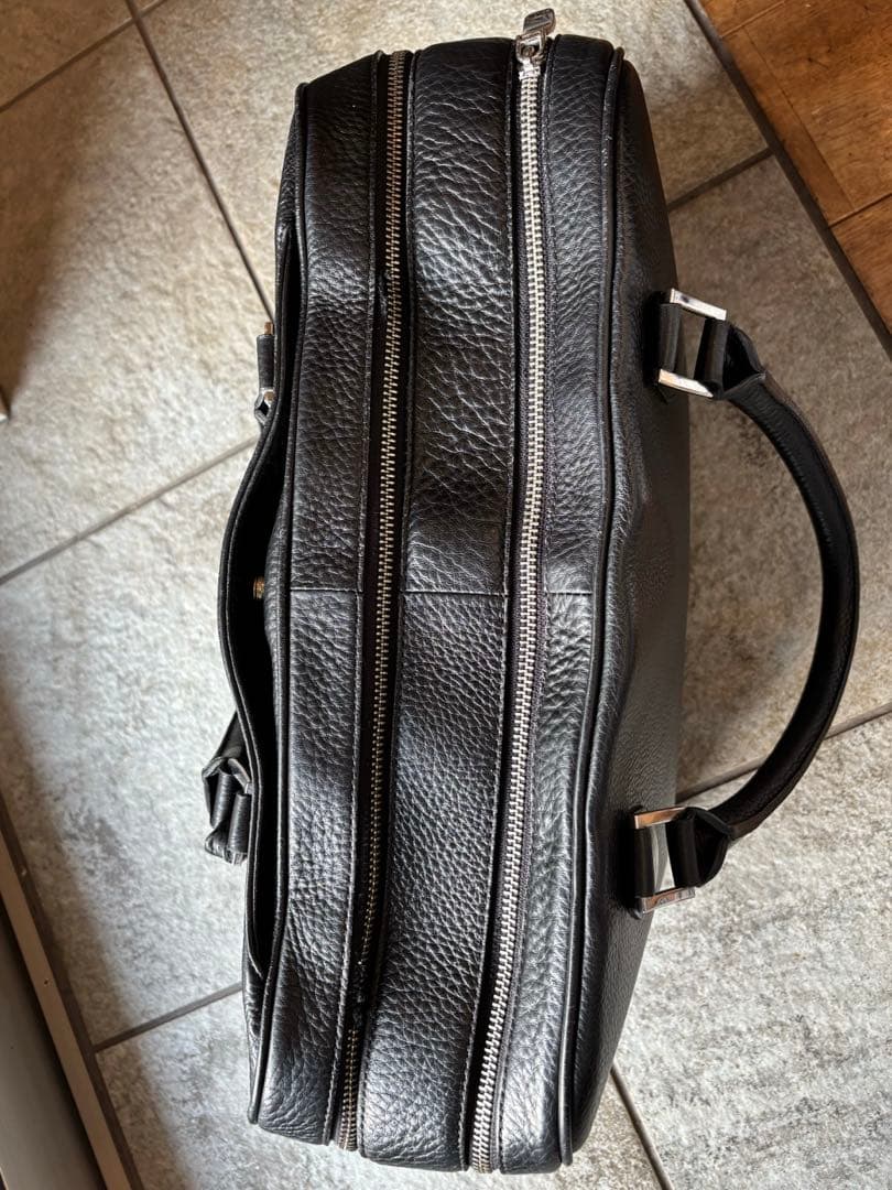 ペッレモルビダビジネスバック