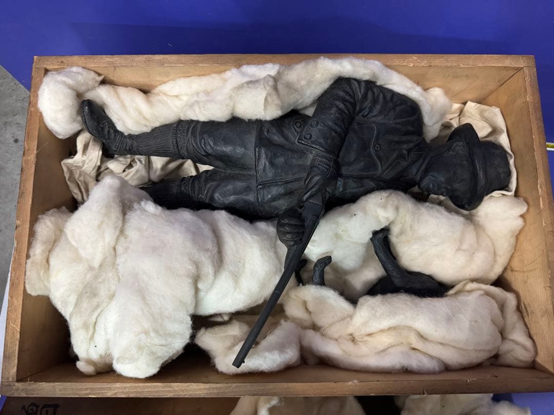当時物貴重品 門司鐵道局小倉工場員一同　ライフル 犬 ハンター 銅像　約20kg