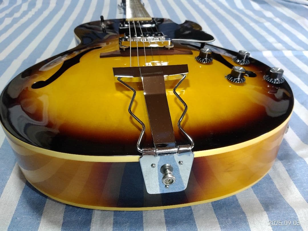 Epiphoneの製産終了、使用感少フルアコES-175VSハードケース付き美品