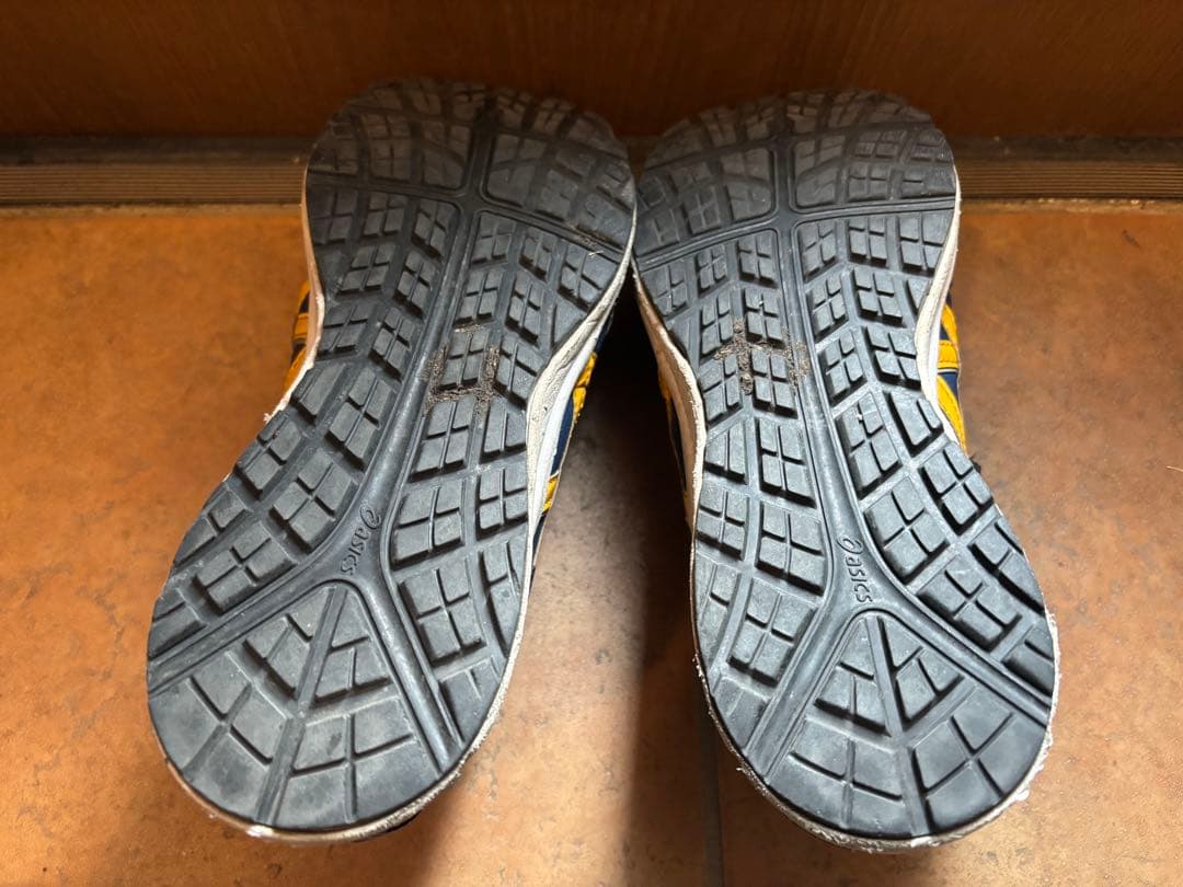 asics 青と黄色の安全靴 ベルクロ式、黒と白の安全靴2点セット、送料無料