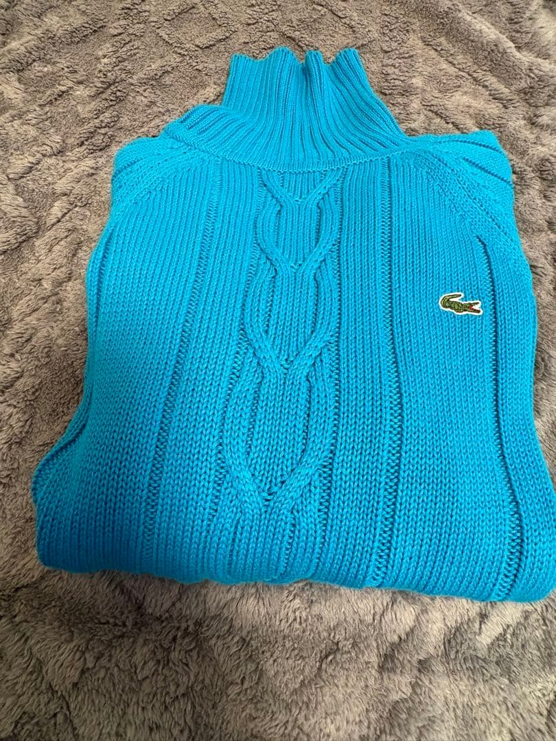 LACOSTE ケーブル編み タートルネックセーター
