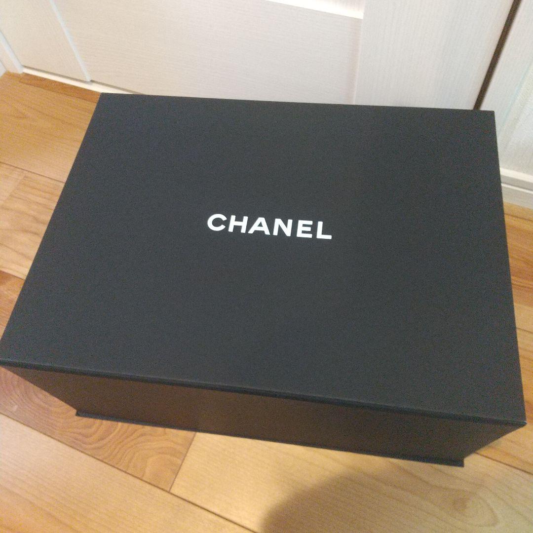 シャネル　マグネット式空箱大41×30.8×18