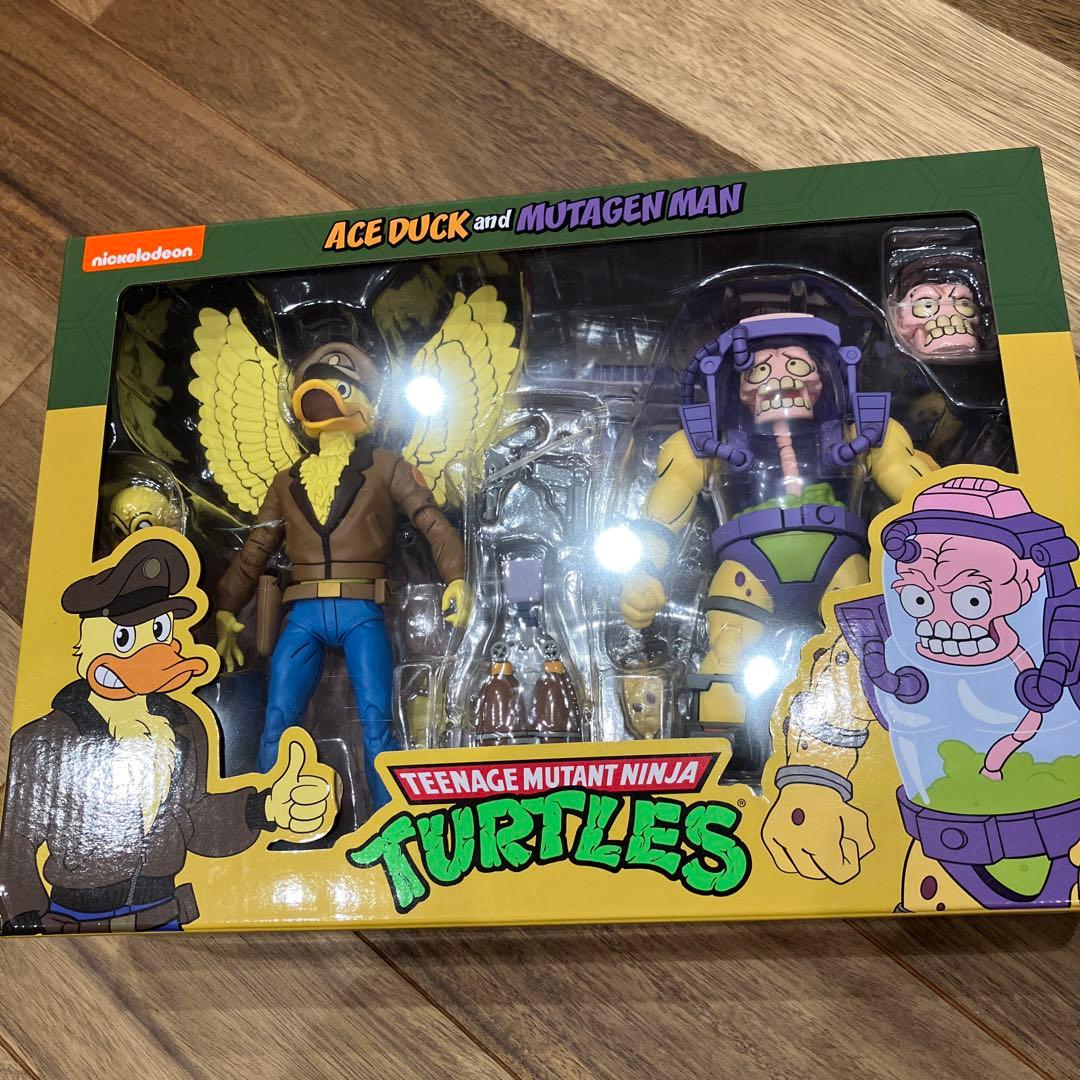 NECA ネカ　TMNTタートルズ エースダック&ミュータジェンマン