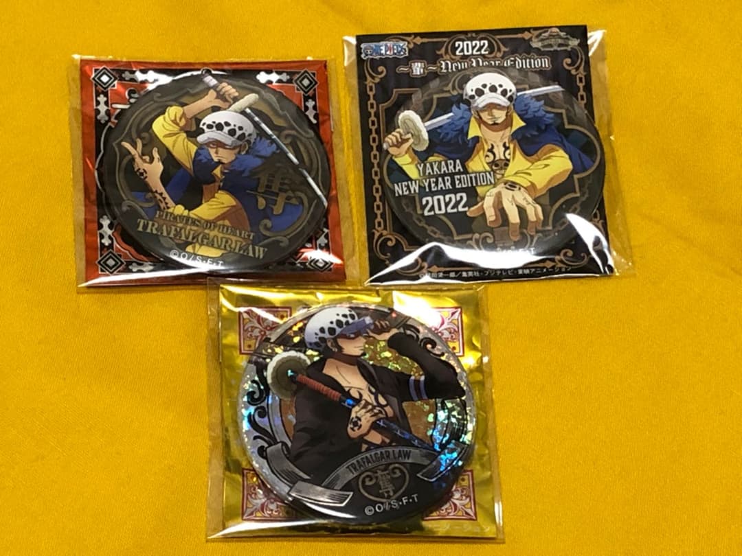 ワンピース　麦わらストア　缶バッジ　トラファルガー　ロー　３点セット