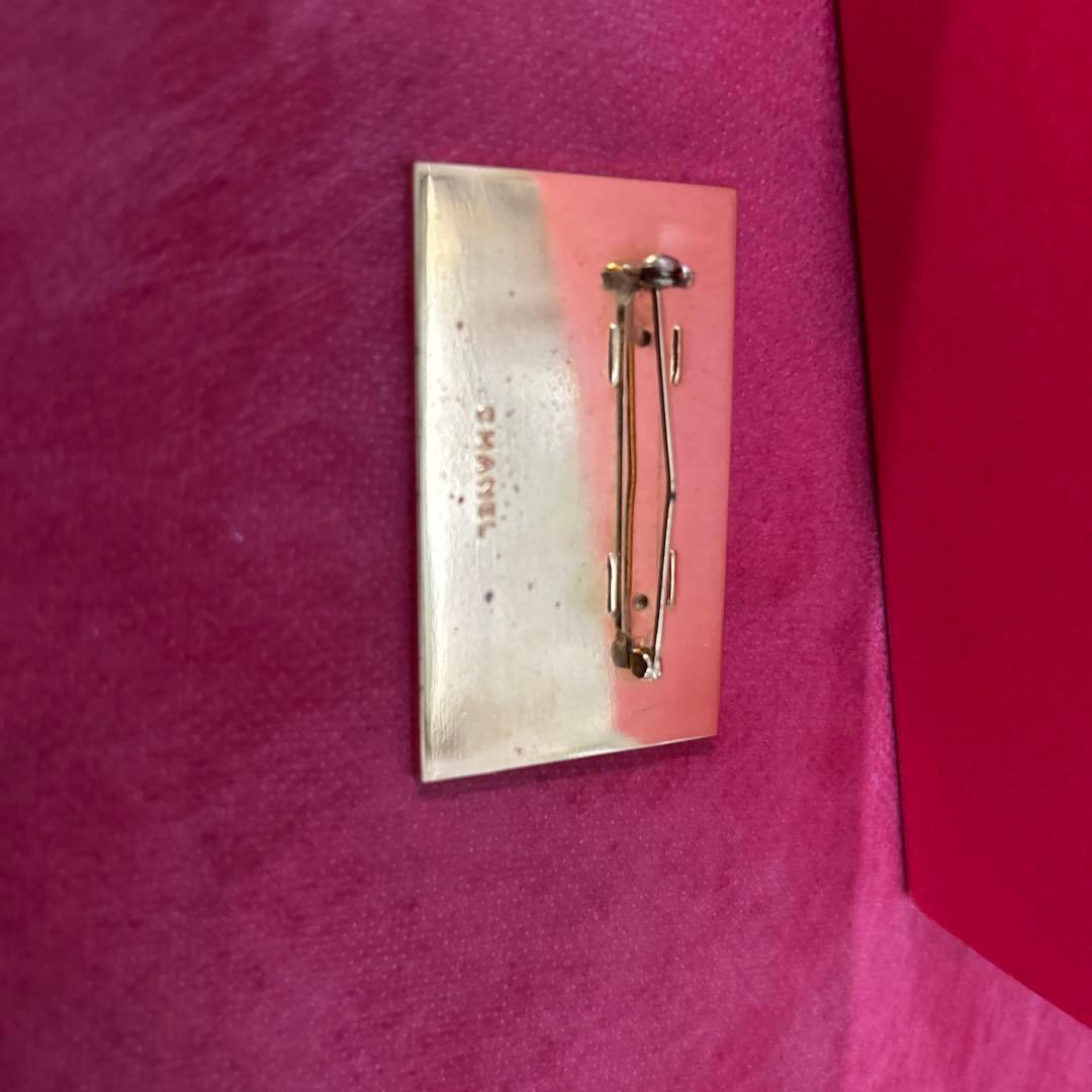 シャネルヴィンテージロゴブローチゴールド