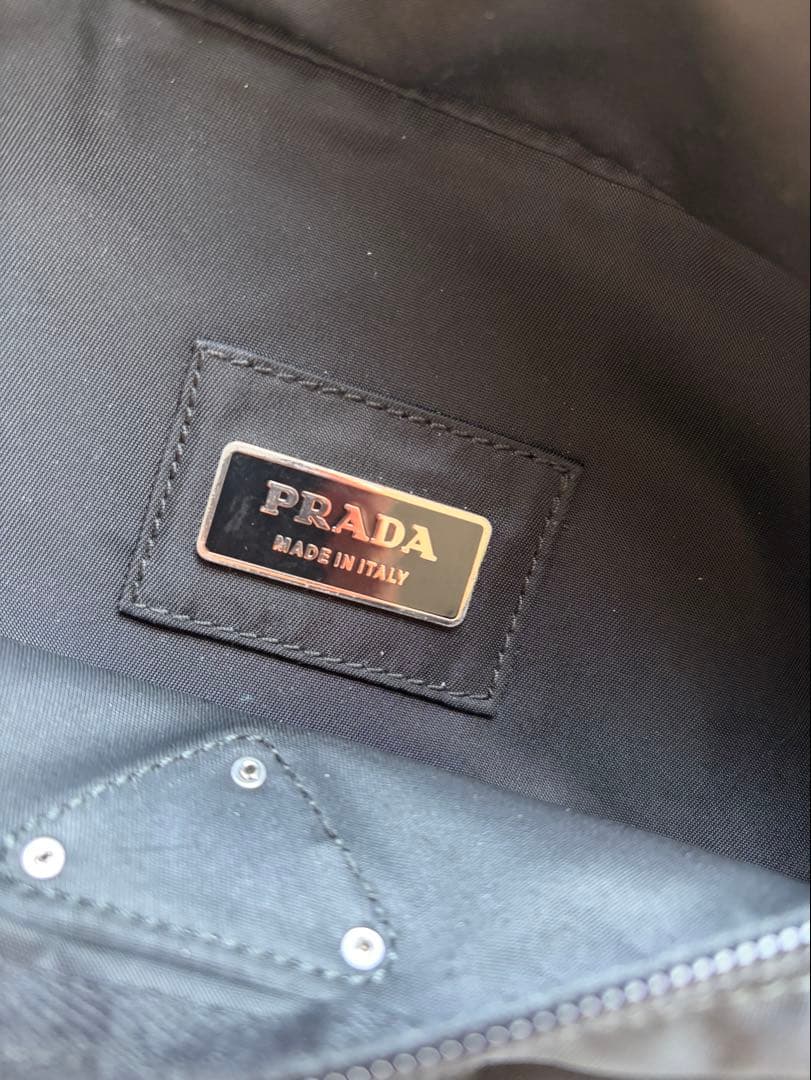 PRADA プラダ　ブラック ボディバッグ　ウエストポーチ　黒