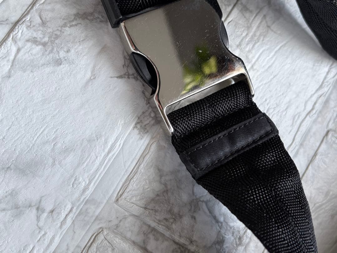 PRADA プラダ　ブラック ボディバッグ　ウエストポーチ　黒