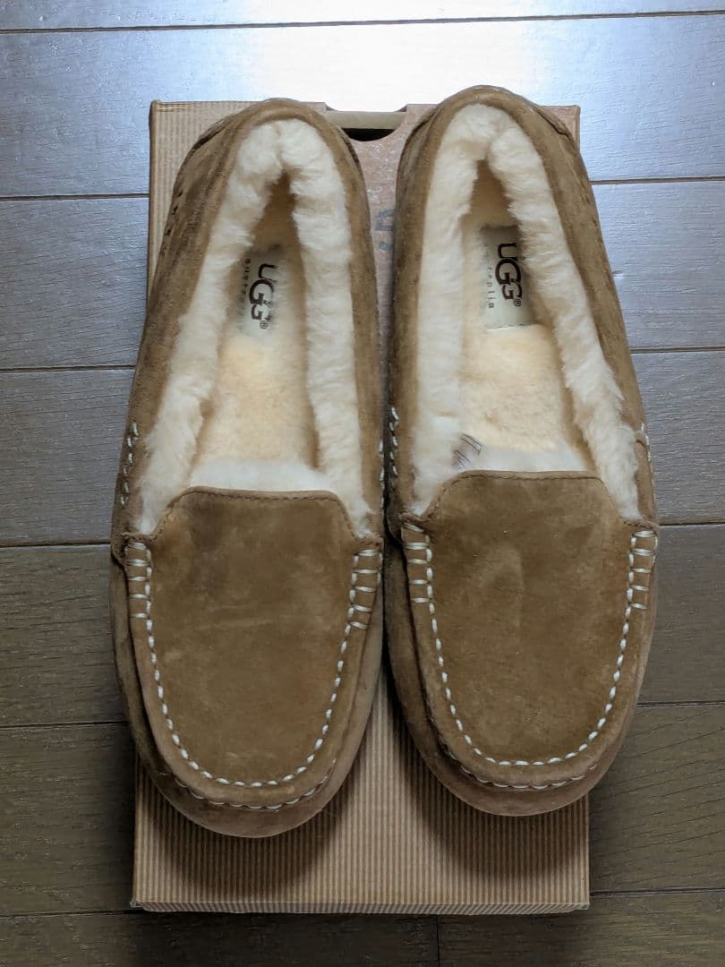 【未使用】UGG　モカシン　アンスレー　サイズ8　25センチ　箱あり