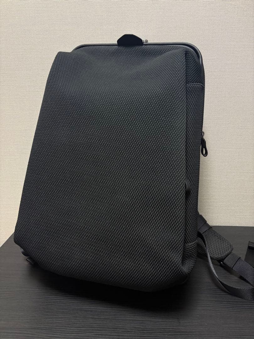 ARTPHERE Tondo バッグパック L ブラック