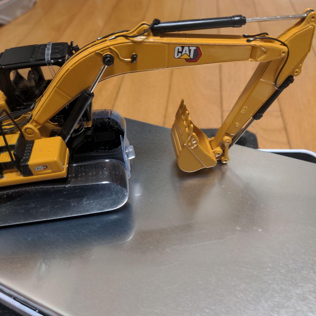 3月16日までの大セール　新品未開封でした　 CAT　ユンボ模型