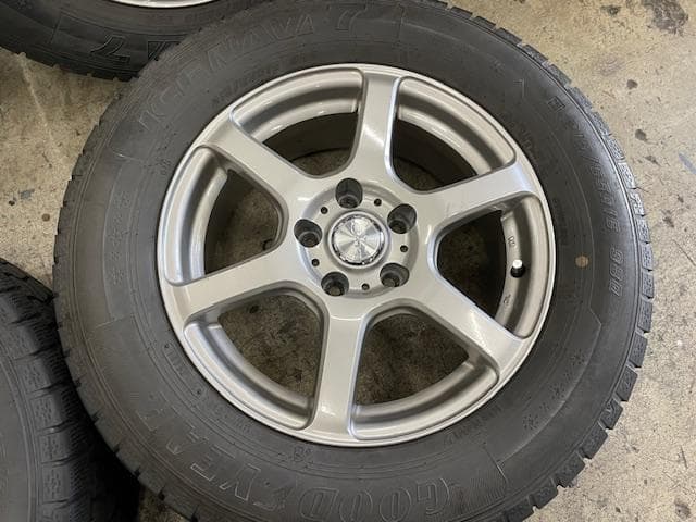 20.30アルファード、ヴェルファイア用　215/65R16 スタッドレス