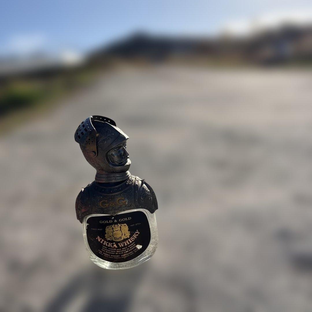 NIKKA WHISKY ゴールド＆ゴールド 750ml空ピン鎧兜　非売品