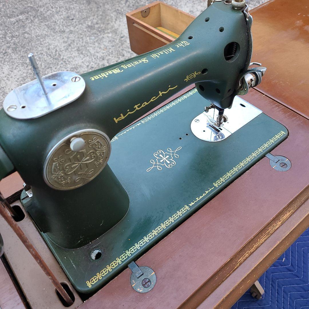 The Hitachi【日立】Sewing Machine HC220