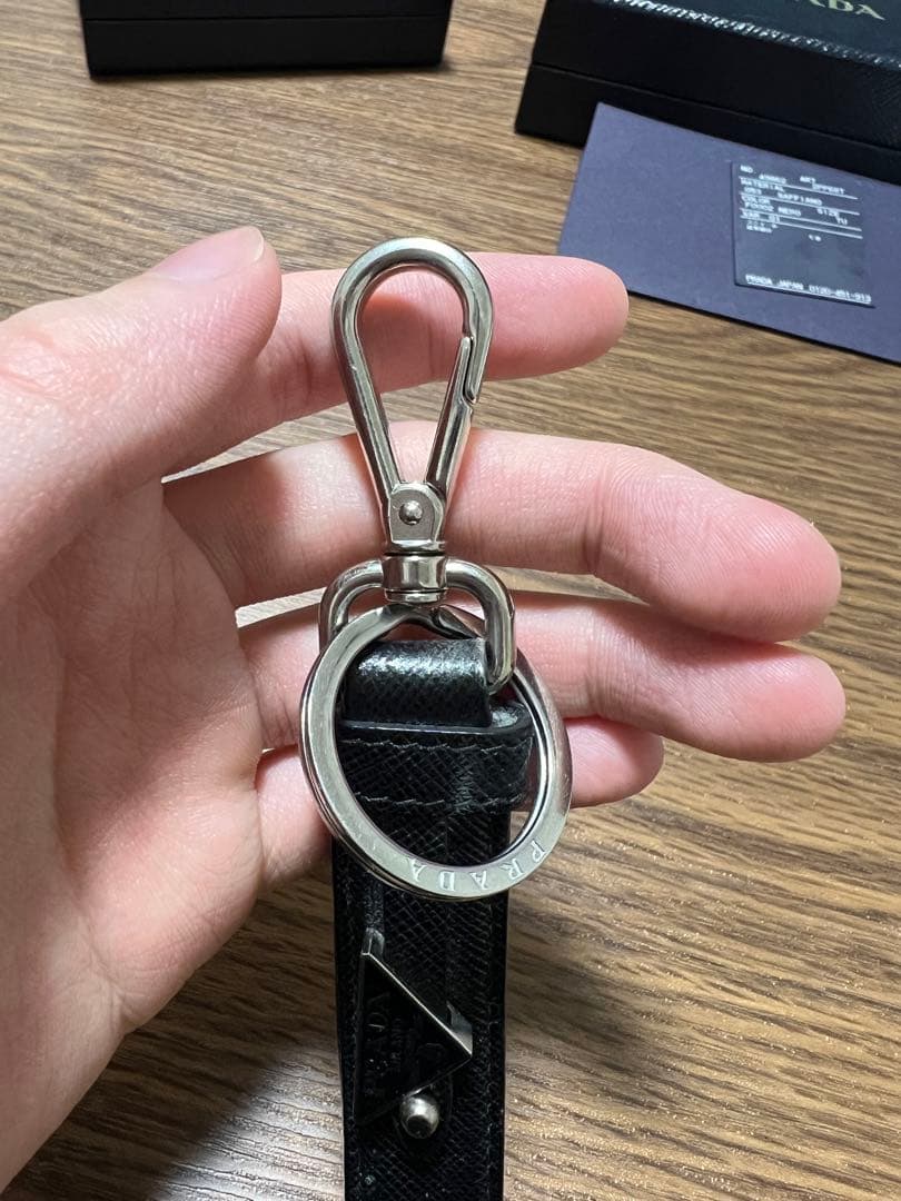 PRADA サフィアーノレザー キーチェーン