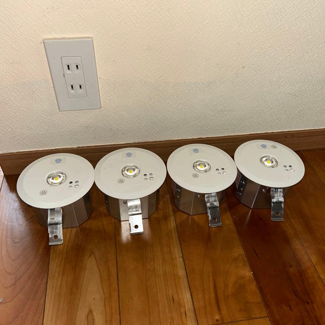 LED非常用照明器具、2020年製、４台セット