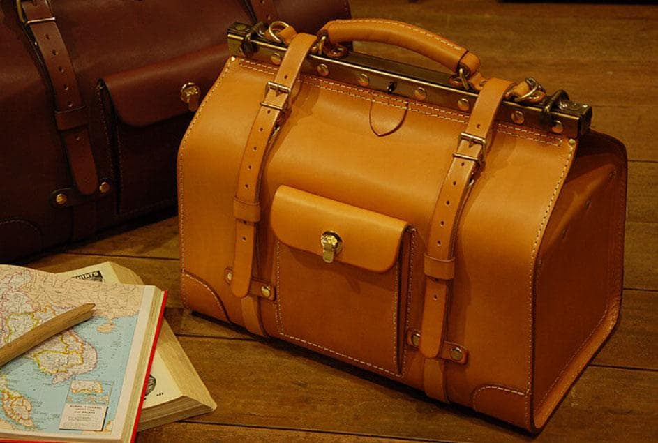 大人の魅力‼️HERZ限定モデル 「グラッドストン・バッグ」