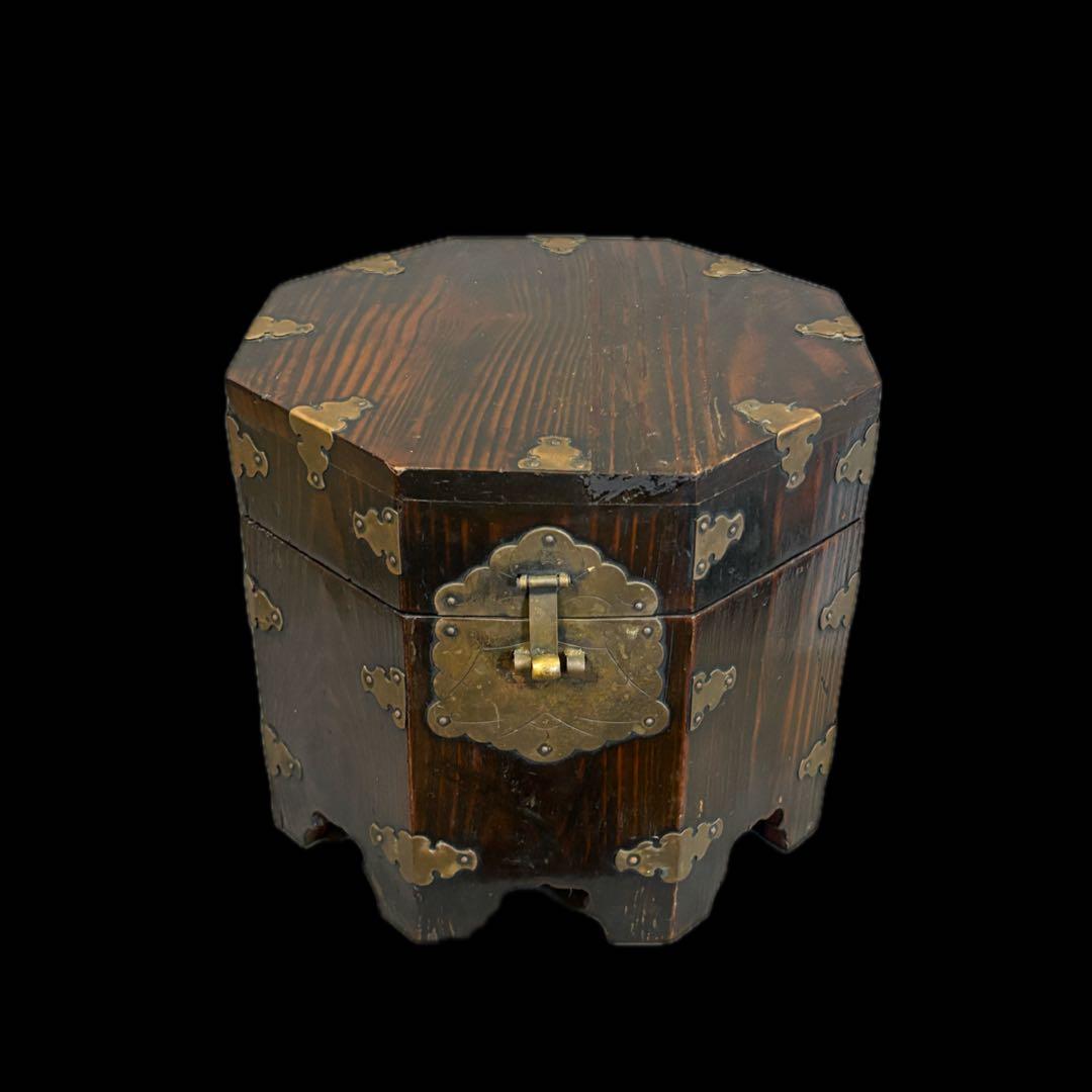 李朝家具 時代八角箱 内側紙張仕上