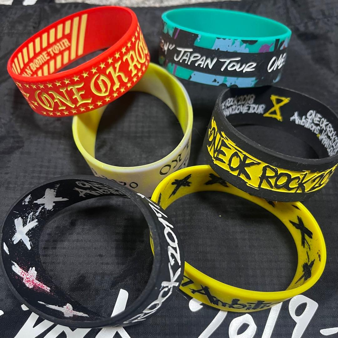 【新品未使用】ONE OK ROCK ボディバッグ 2018 など10点セット