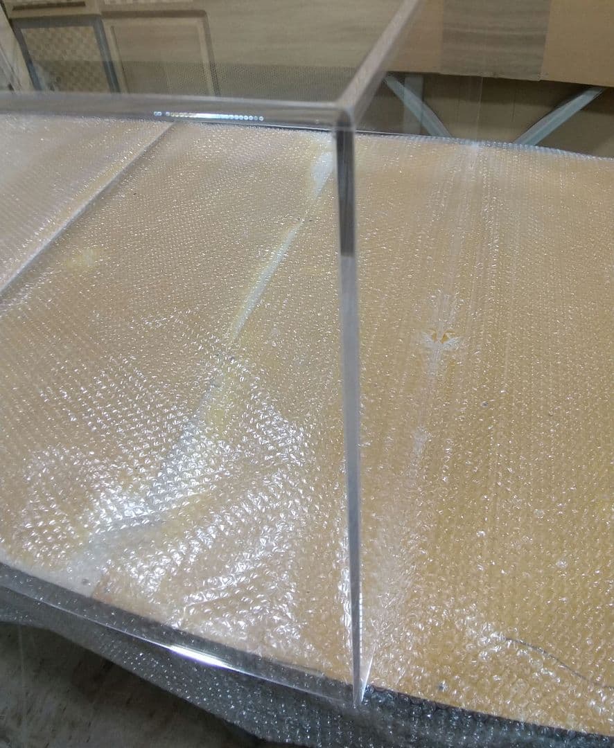 大型透明アクリルボックス 店舗什器 ディスプレイ