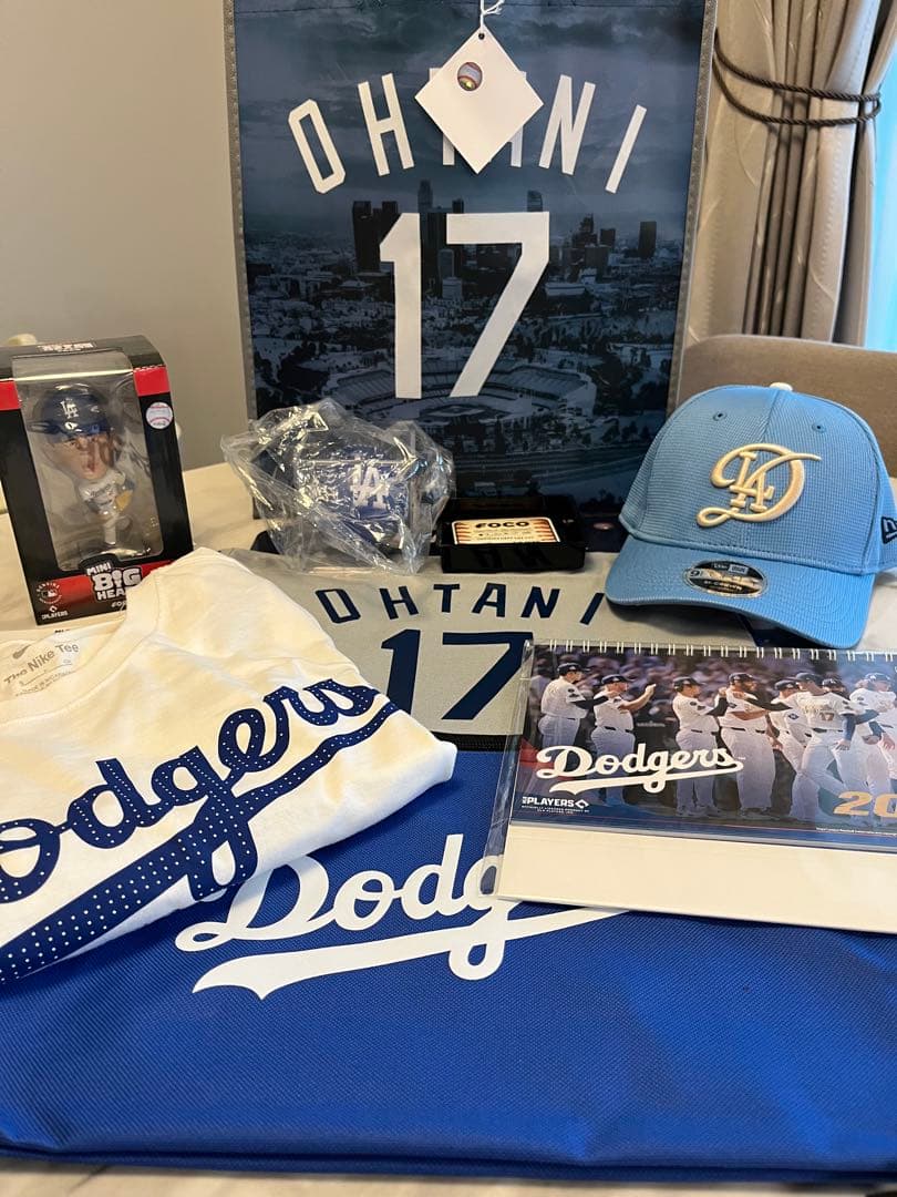 【福袋33000円未使用】ドジャース/大谷/佐々木/ユニホーム、カレンダー他