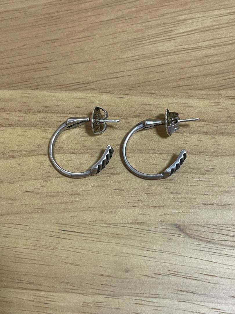 コディサンダーソンフープピアスcodysanderson