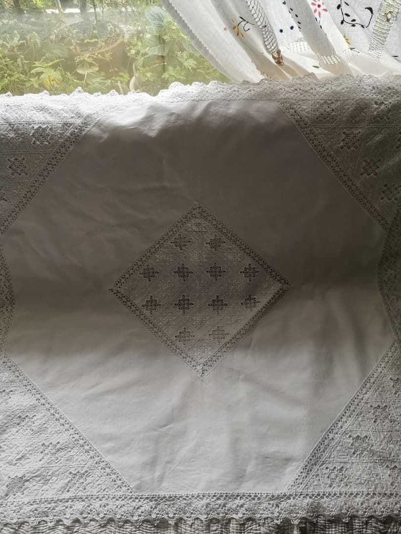 アンティーク 北欧ハーダンガー刺繍＆クロシェレース リネンクロス スノーフレーク