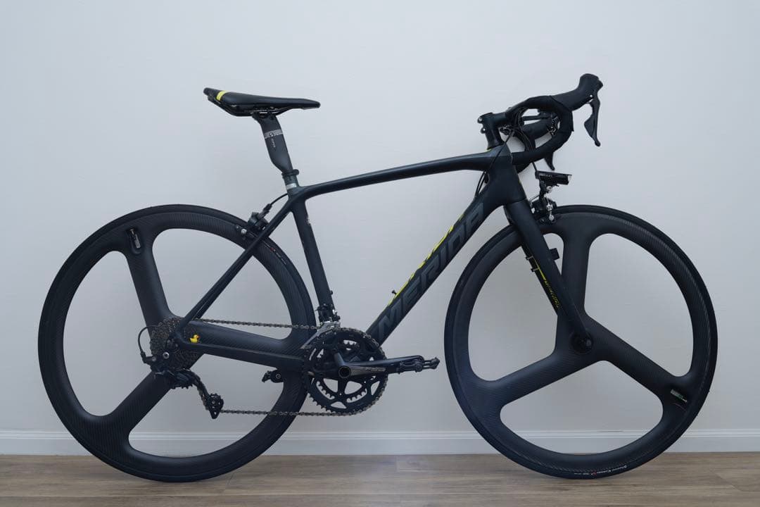 700×23cカーボン製バトンホイール【定価35万円超】