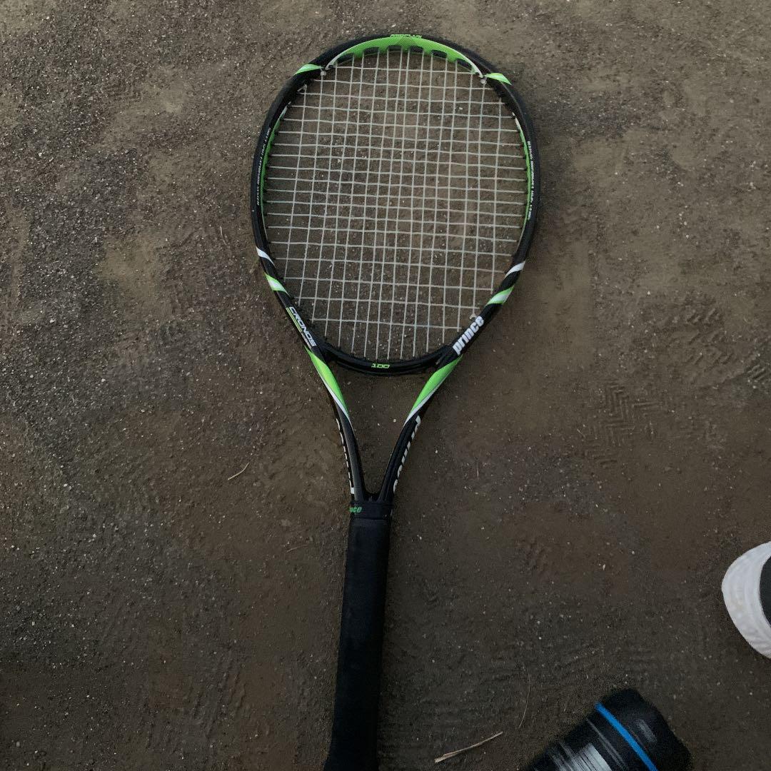 朽ちたラケット