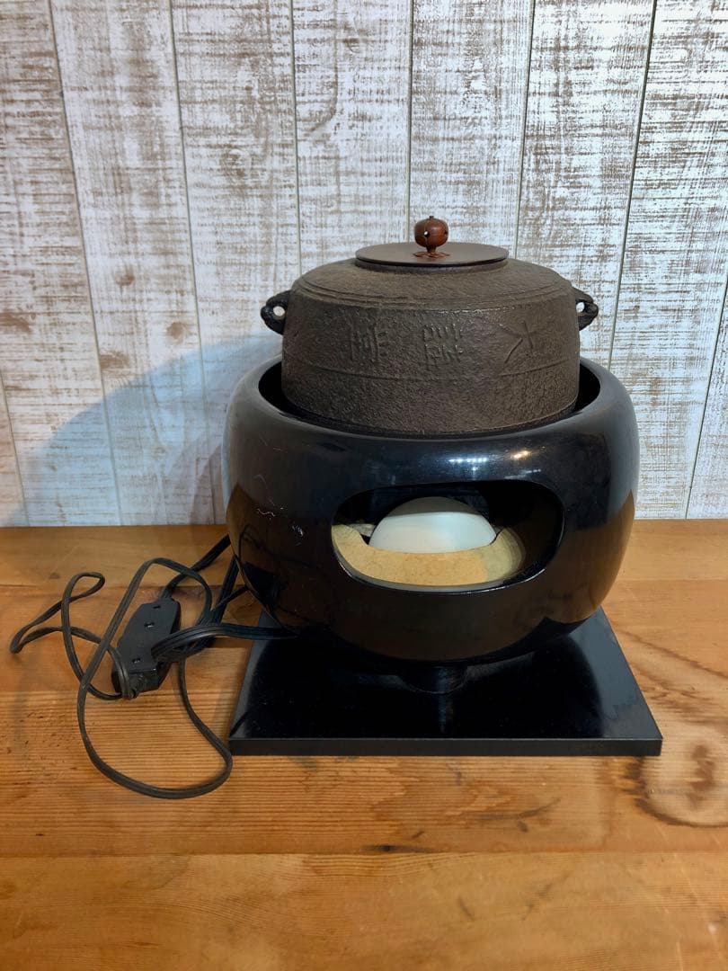 茶道具　風炉　茶釜　電熱器　大講堂　敷板　内部サビあり