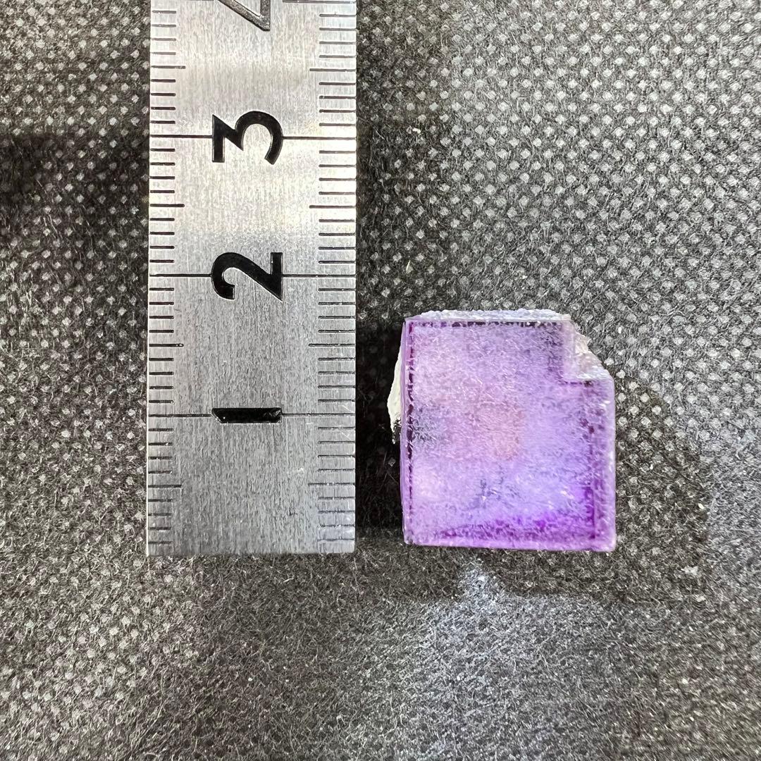 ヤオガンシャン産　「バイオレット」ゾーニング「ラベンダーカラー」フローライト