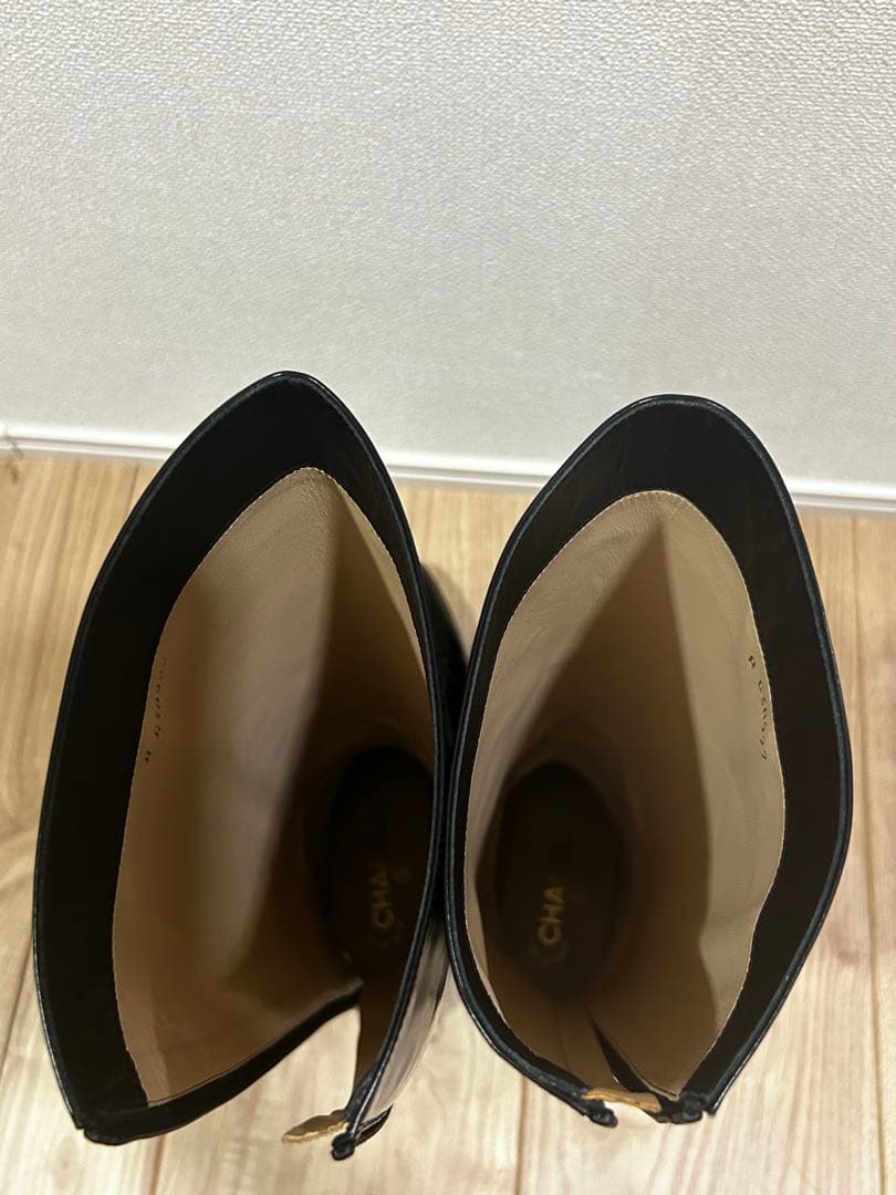 バ*ビ様 今月末日取り消し予定　CHANEL シャネル　ロングブーツ　レザー