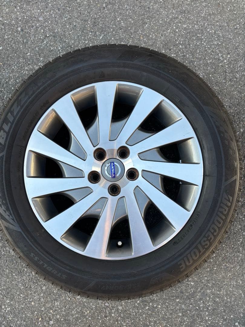 ボルボ ブリザック VRX 3 225/60R17 スタッドレスタイヤ