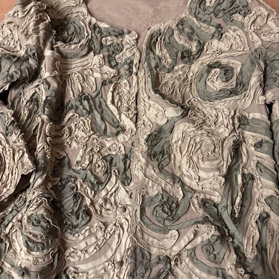 ヨーガンレール立体的花模様 長袖トップス Mカーキー系