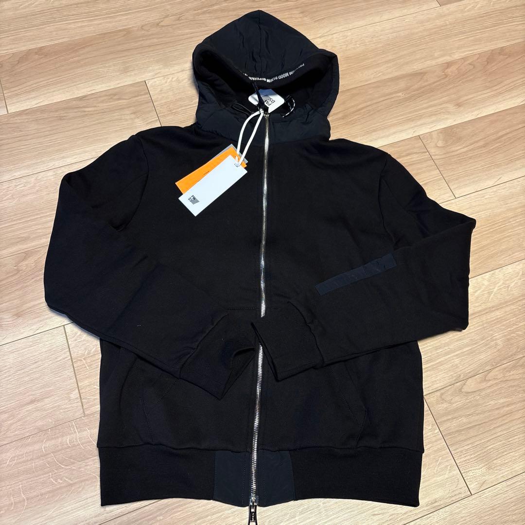 P.M.D.S. メンズパーカー　M 新品、タグ付き