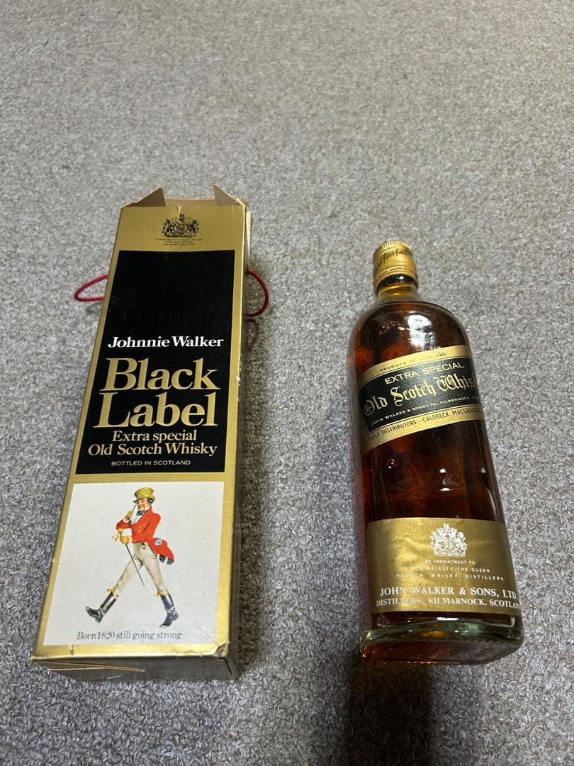 ジョニーウォーカー ブラックラベル 金キャップ 白紋章 化粧箱付き