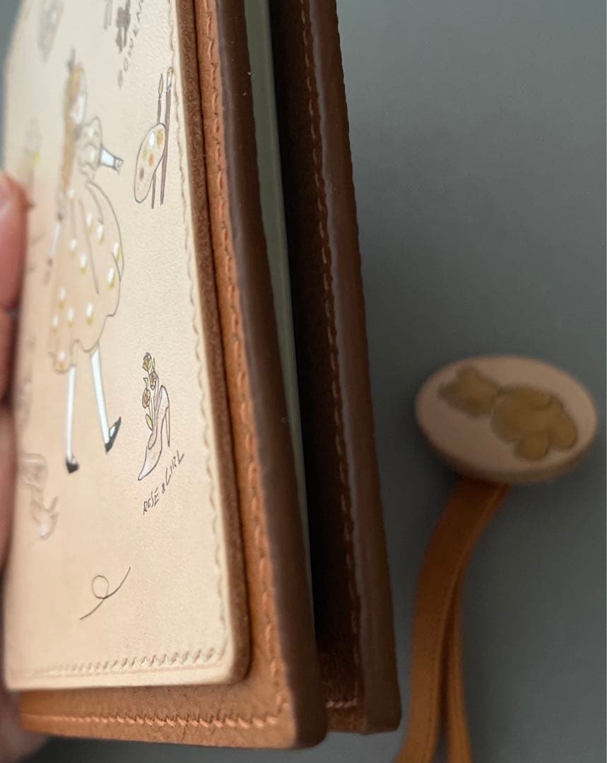 彫刻 本革ノート　ハンドメイド　女の子