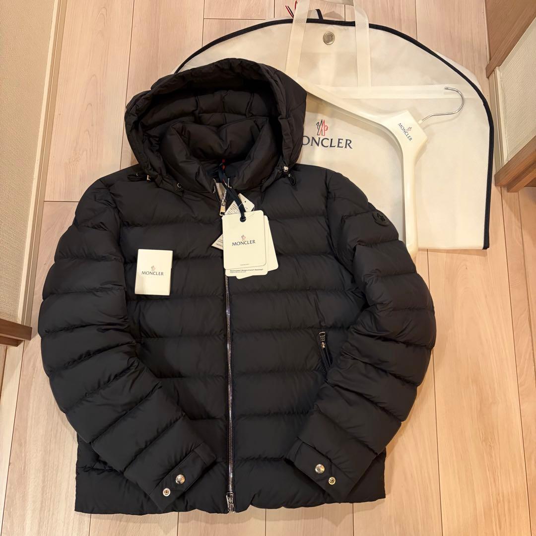 Moncler モンクレール ARNEB フーデット ダウンジャケット