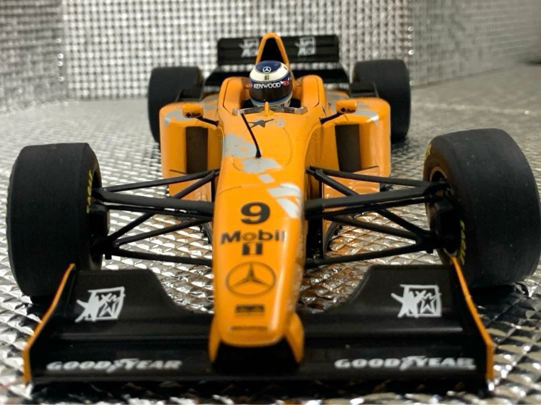 【F1 ミニチャンプス　マクラーレン　メルセデスMP4/12 1/18】