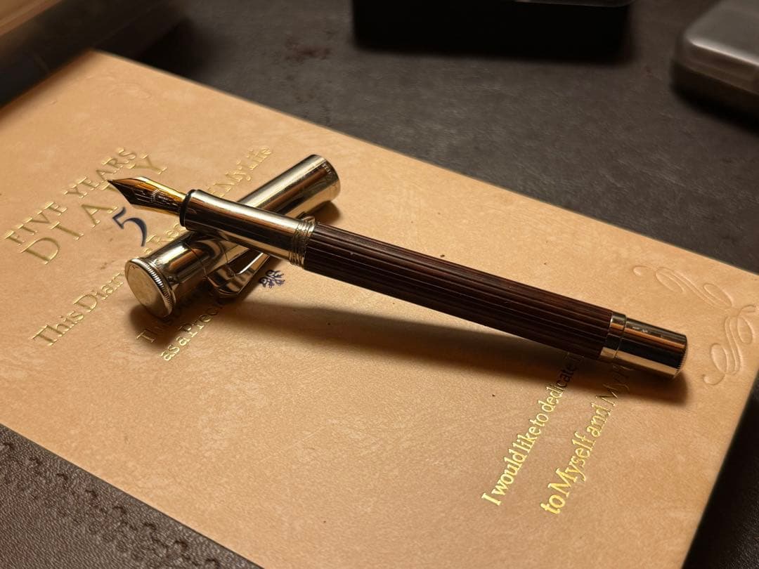 限定品 ファーバーカステル スネークウッド 万年筆 Mニブ