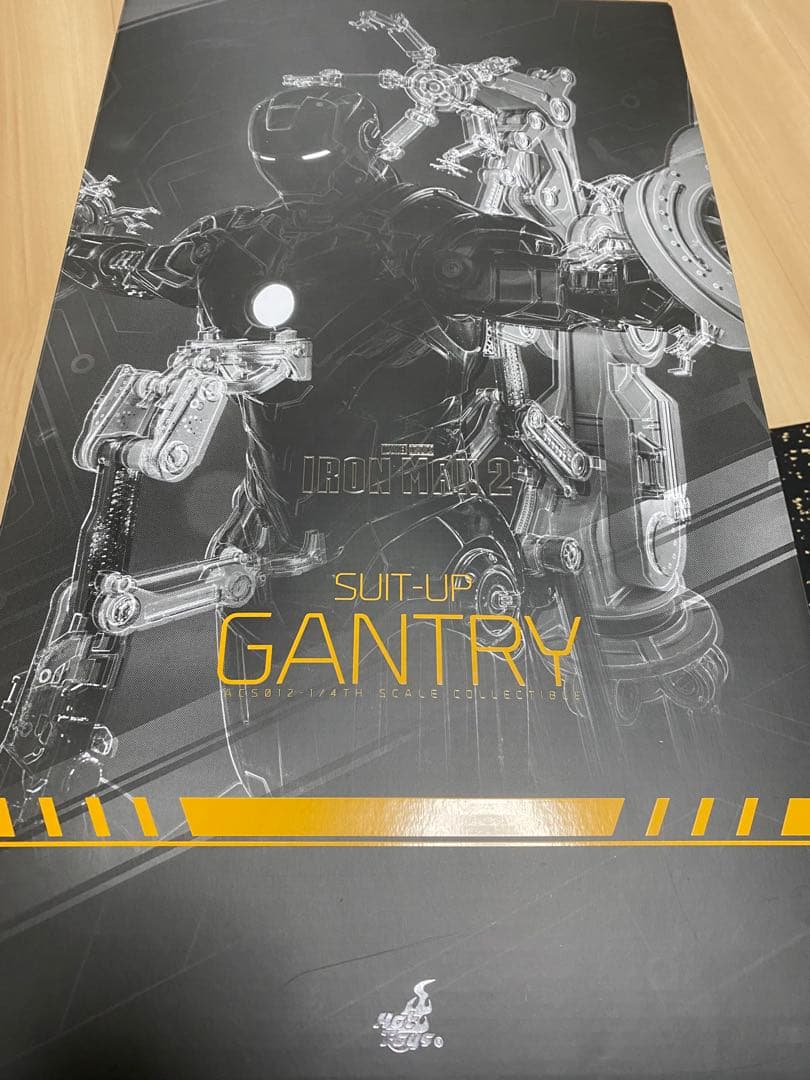 ホットトイズ　1/4　アイアンマン マーク4　パワードスーツ装着機付き