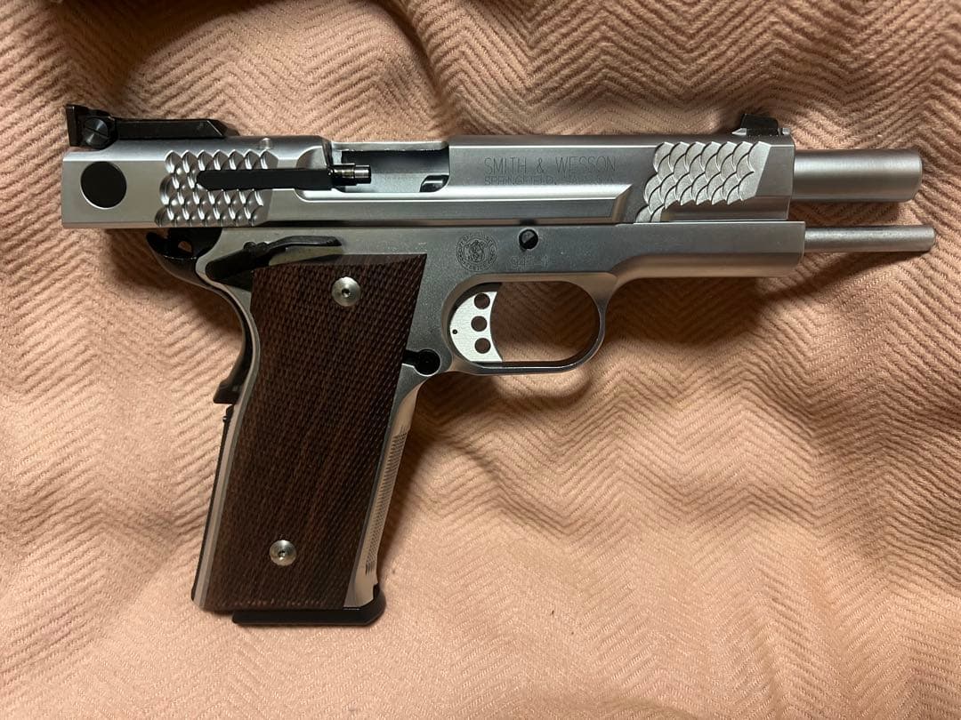 KSC S&WパフォーマンスセンターM945 ガスガン　ガスブローバック