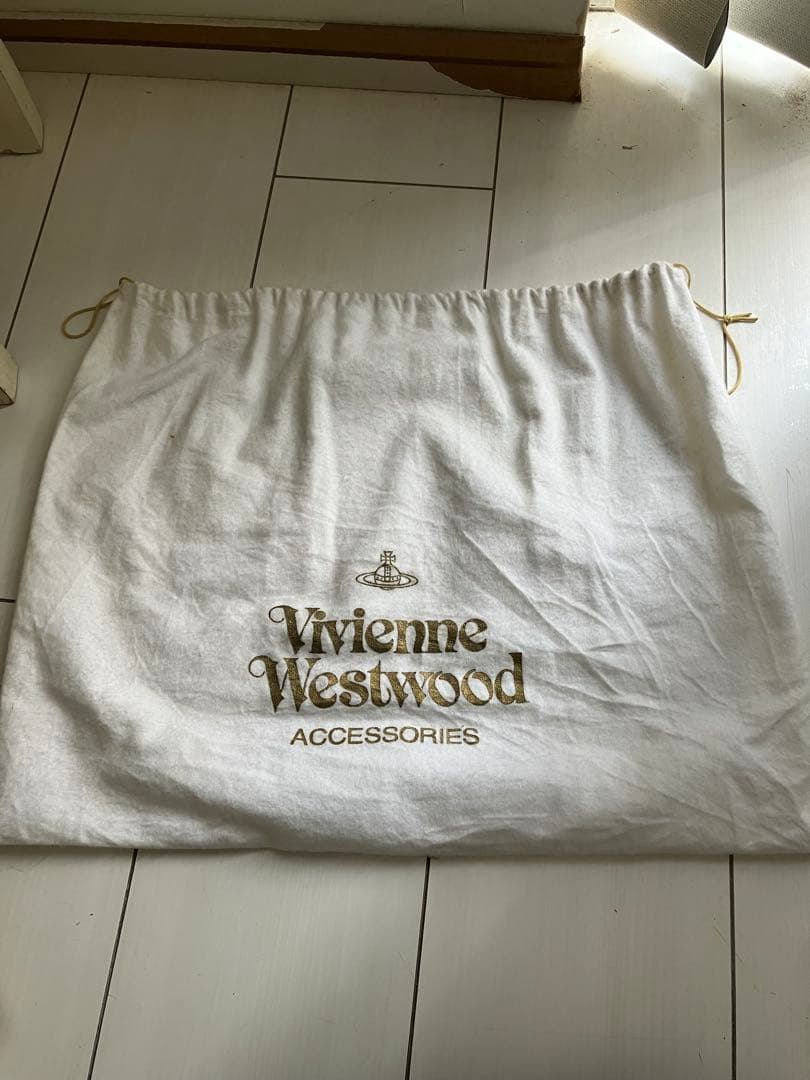 Vivienne Westwood ブラックハンドバッグ　オーブ
