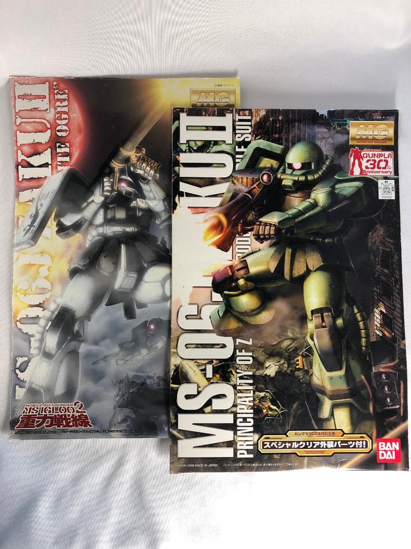 MG ザク 2.0 30th版&ホワイトオーガー仕様 素組み2体セット