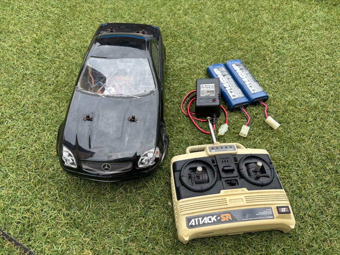 タミヤ　メルセデス・ベンツ SLKラジコンカー