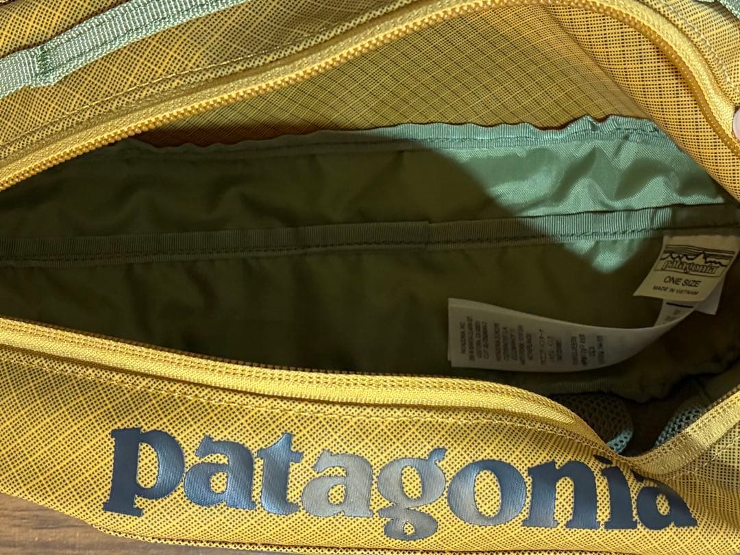 希少極美品☆パタゴニア ブラックホールキューブ 3L 2024モデル ポーチ